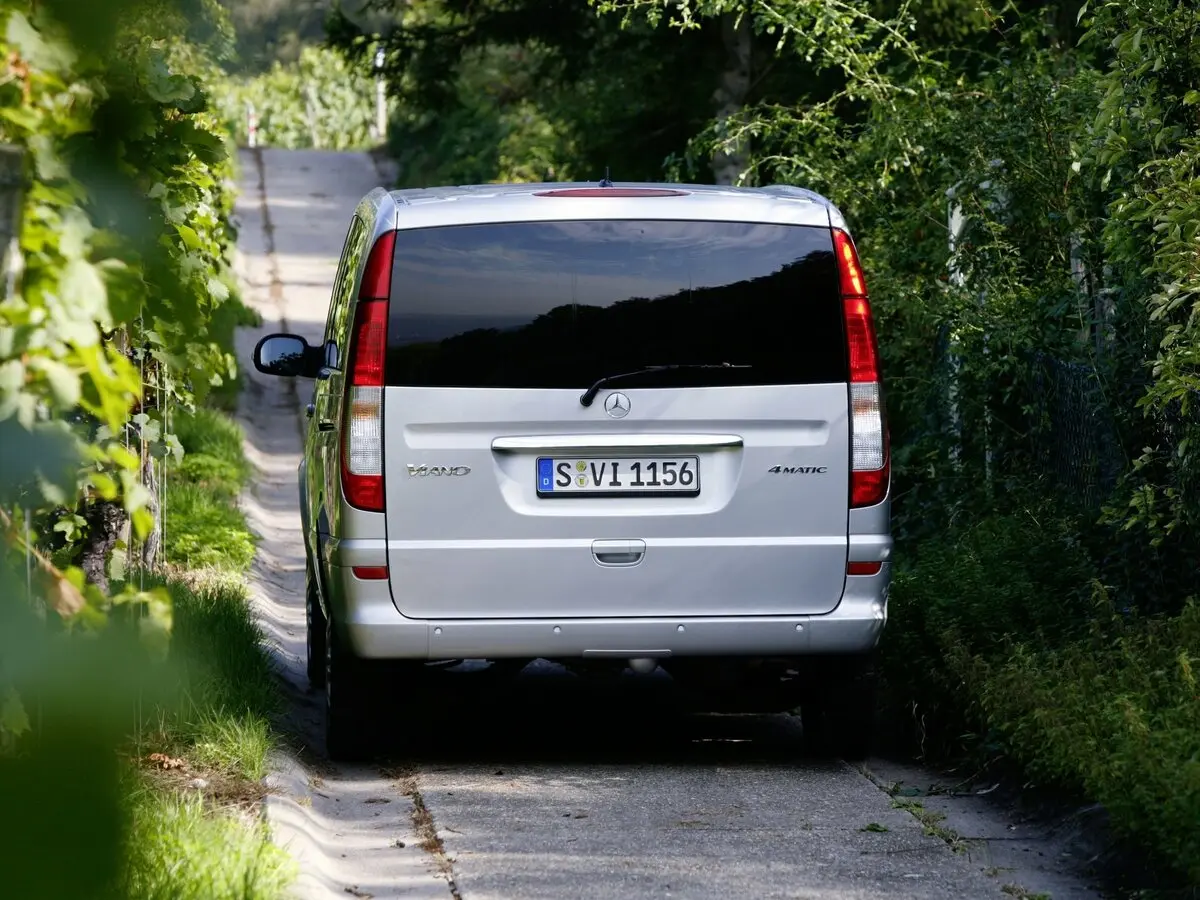 Mercedes-Benz Viano I (W639) Минивэн Long — фото 4