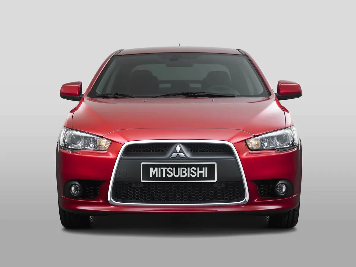 Mitsubishi Lancer X Рестайлинг Седан — фото 3
