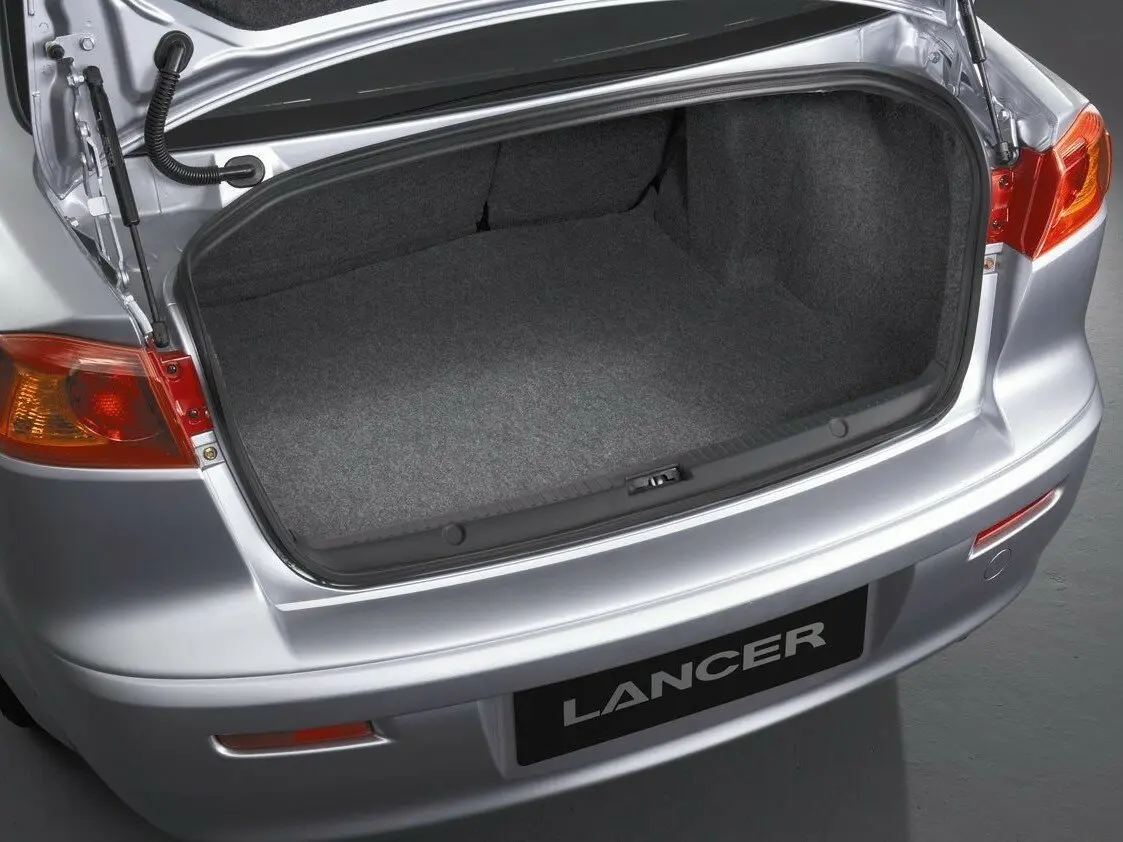 Mitsubishi Lancer X Рестайлинг Седан — фото 12