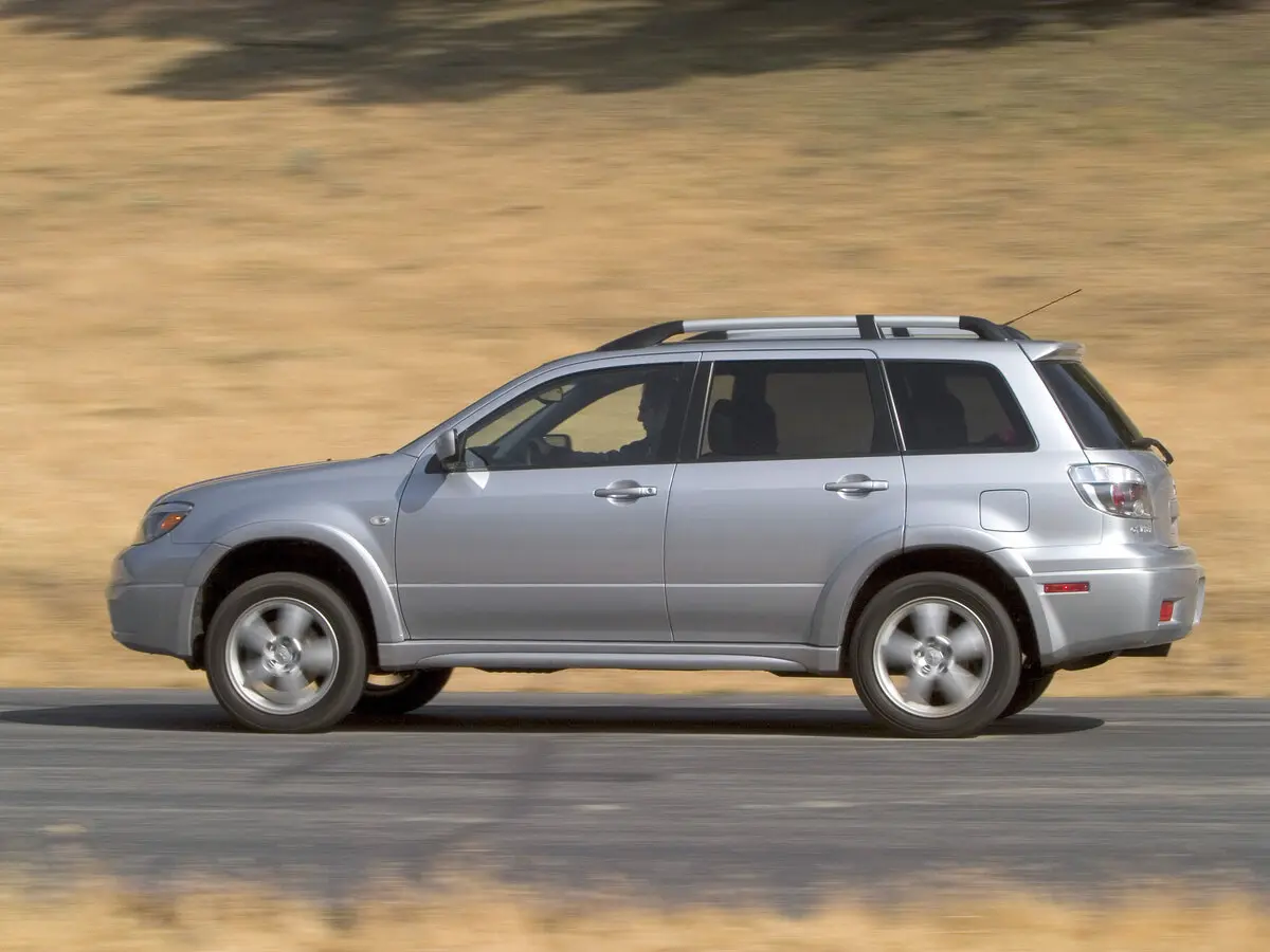 Mitsubishi Outlander I Внедорожник 5 дв. — photo 2