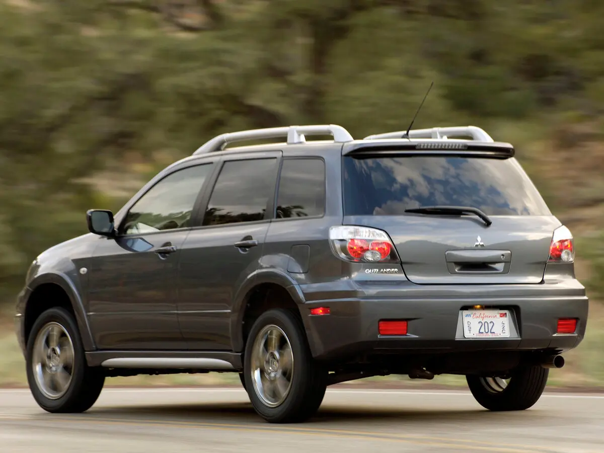 Mitsubishi Outlander I Внедорожник 5 дв. — photo 4