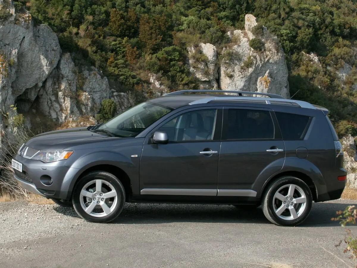 Mitsubishi Outlander II Внедорожник 5 дв. — сүрөт 2