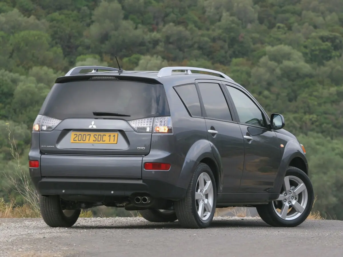 Mitsubishi Outlander II Внедорожник 5 дв. — сүрөт 5