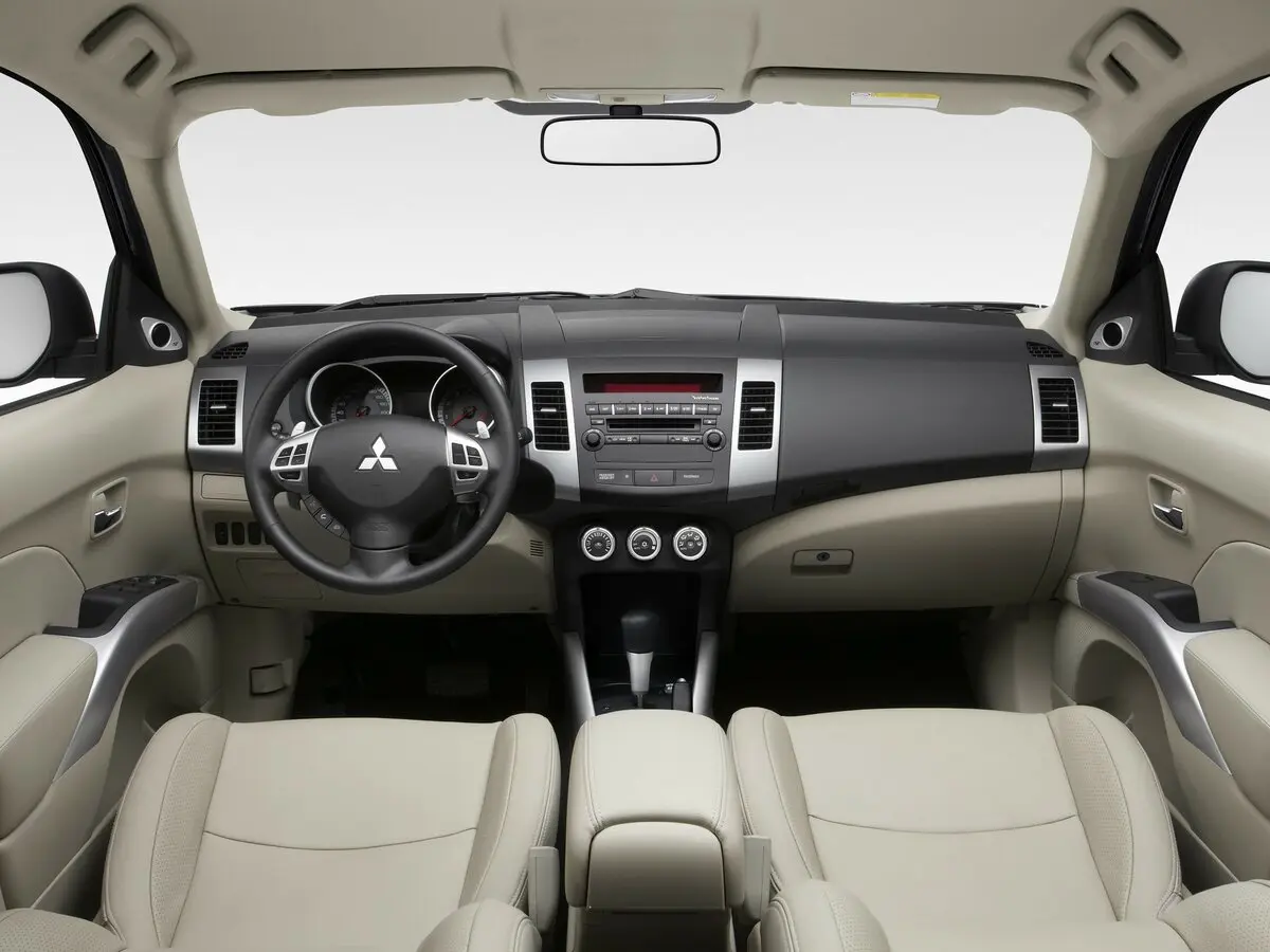 Mitsubishi Outlander II Внедорожник 5 дв. — сүрөт 6
