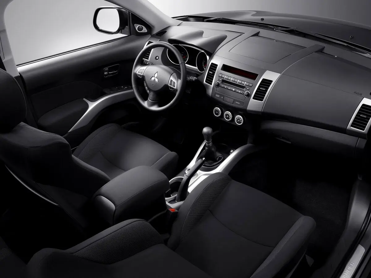 Mitsubishi Outlander II Внедорожник 5 дв. — сүрөт 7