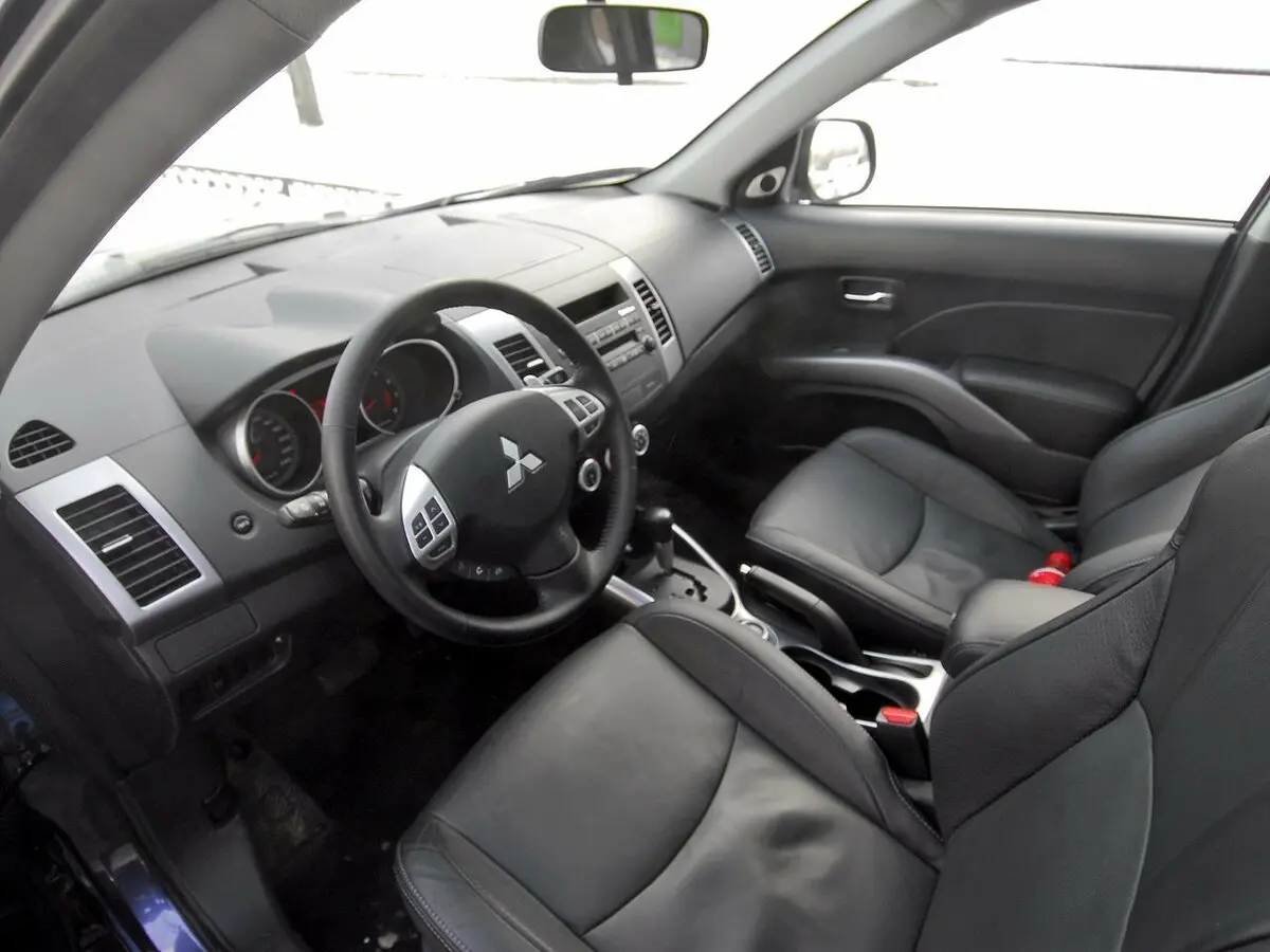 Mitsubishi Outlander II Внедорожник 5 дв. — сүрөт 8