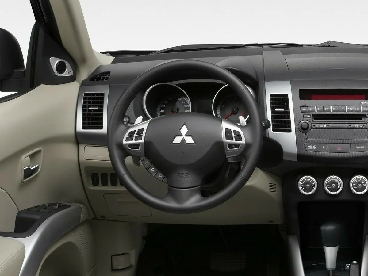 Mitsubishi Outlander II Внедорожник 5 дв. — сүрөт 10