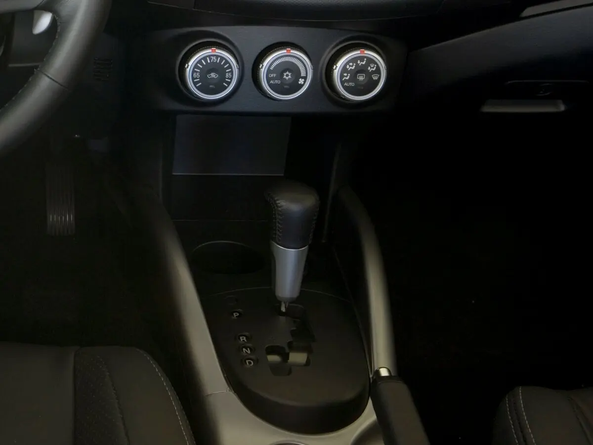 Mitsubishi Outlander II Внедорожник 5 дв. — сүрөт 12