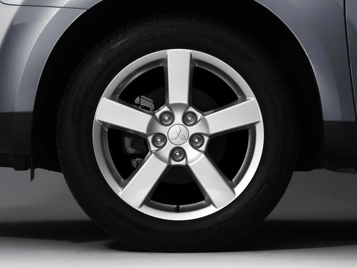 Mitsubishi Outlander II Внедорожник 5 дв. — сүрөт 18