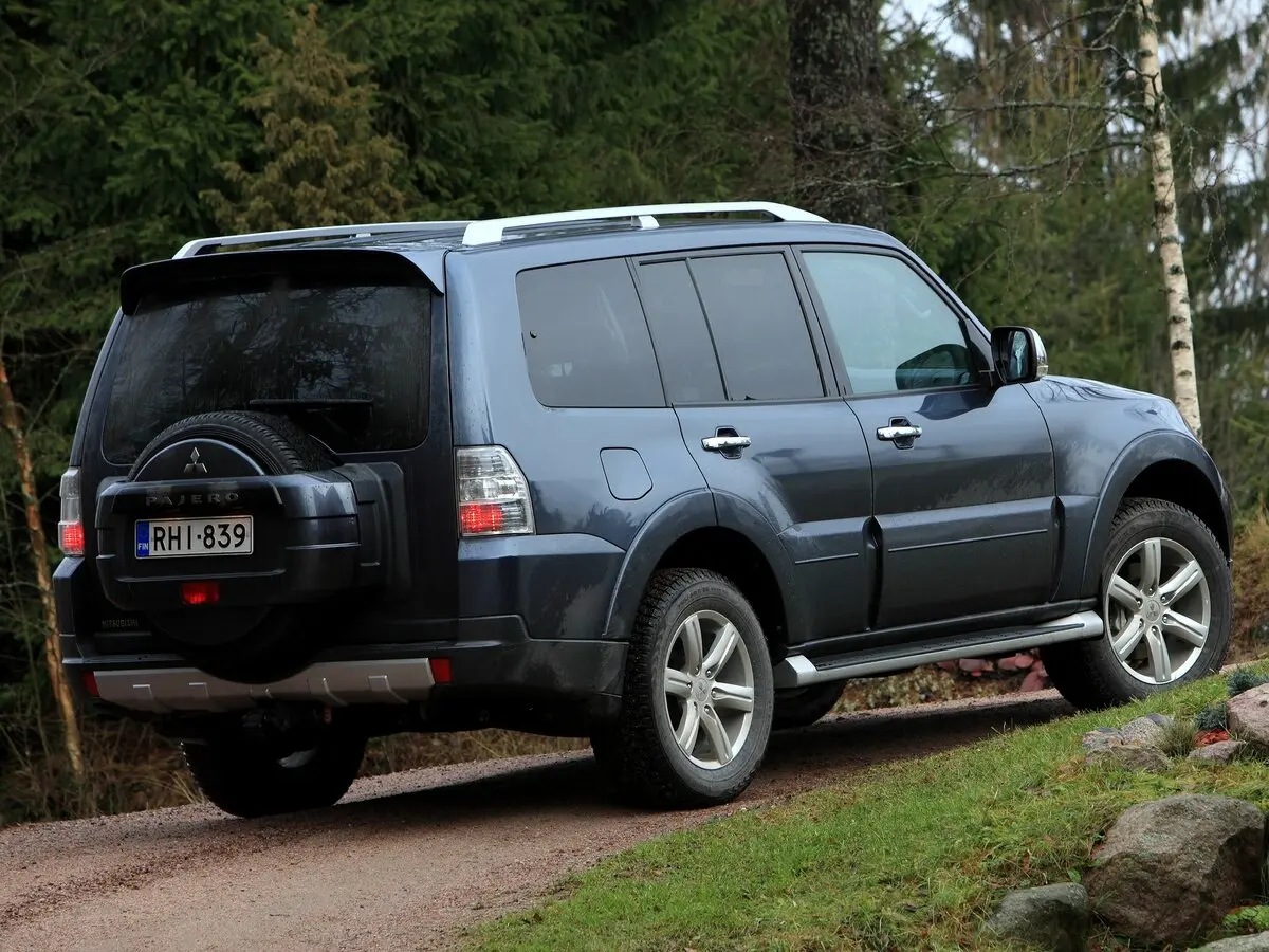 Mitsubishi Pajero IV Внедорожник 5 дв. — photo 5