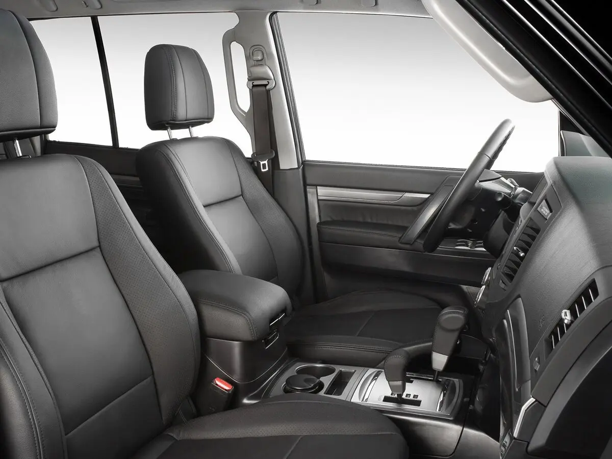 Mitsubishi Pajero IV Внедорожник 5 дв. — photo 7