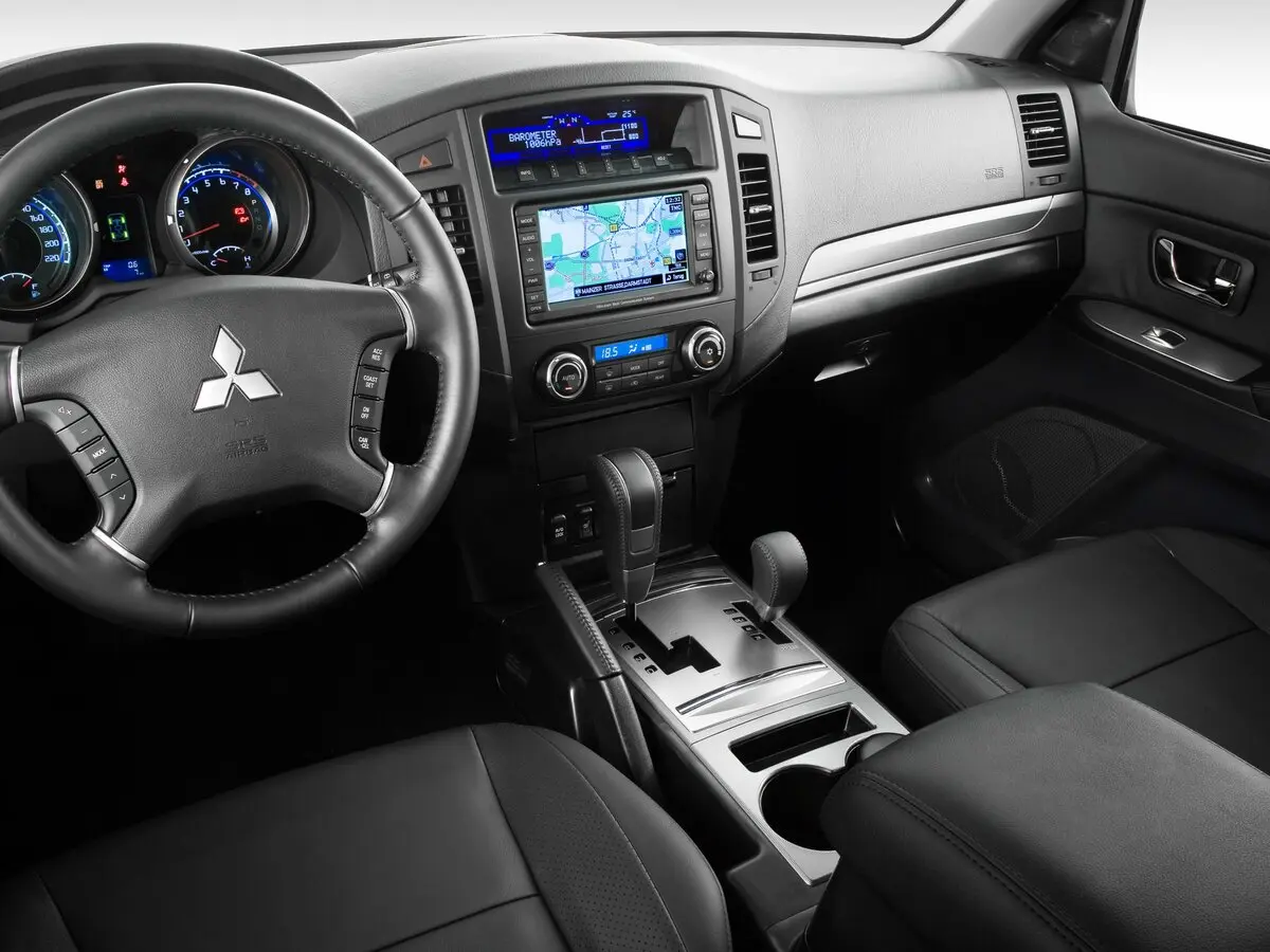 Mitsubishi Pajero IV Внедорожник 5 дв. — photo 8