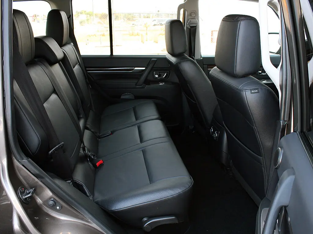 Mitsubishi Pajero IV Внедорожник 5 дв. — photo 11