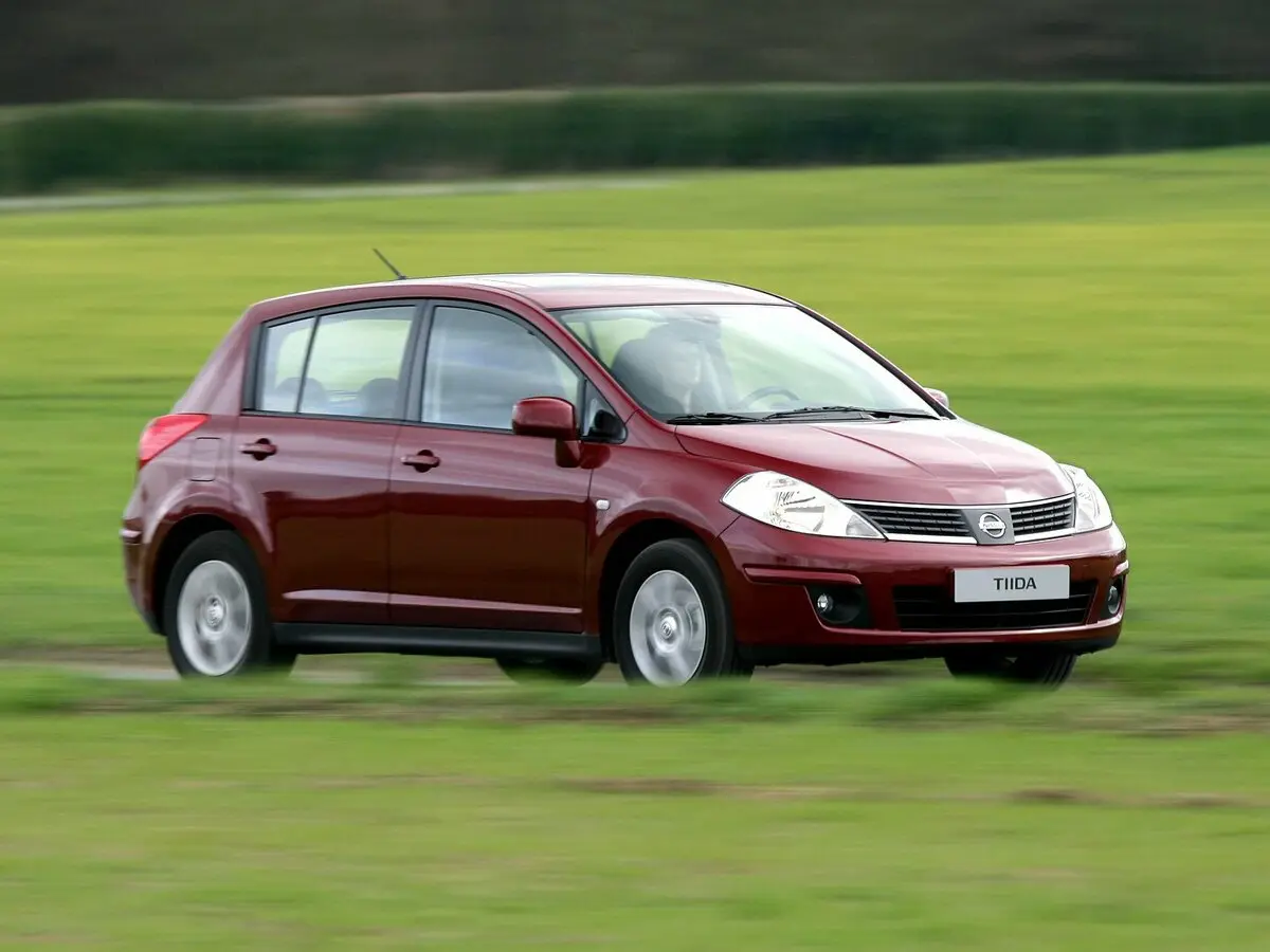 Nissan Tiida I Рестайлинг Хэтчбек 5 дв.