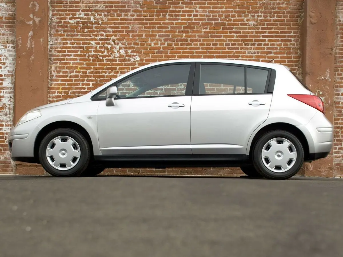 Nissan Tiida I Рестайлинг Хэтчбек 5 дв. — сүрөт 2