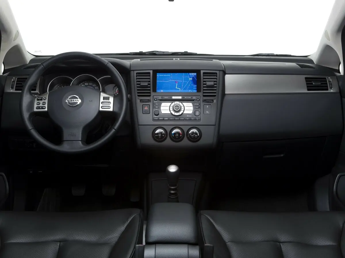 Nissan Tiida I Рестайлинг Хэтчбек 5 дв. — сүрөт 6