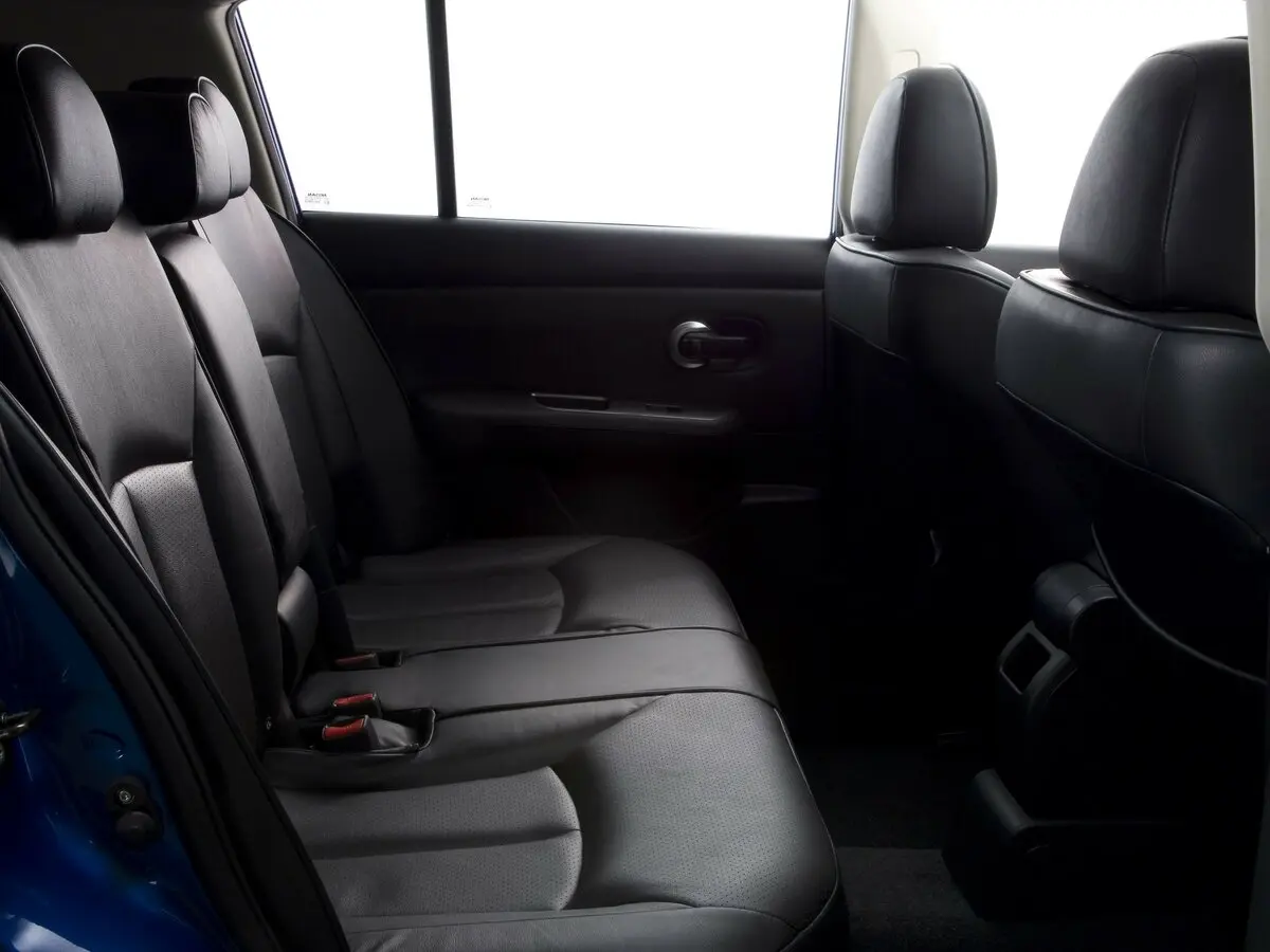 Nissan Tiida I Рестайлинг Хэтчбек 5 дв. — сүрөт 10
