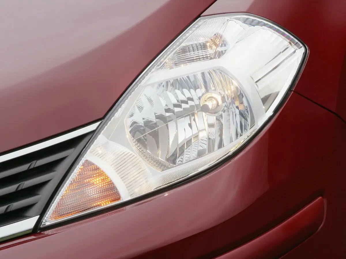 Nissan Tiida I Рестайлинг Хэтчбек 5 дв. — сүрөт 14