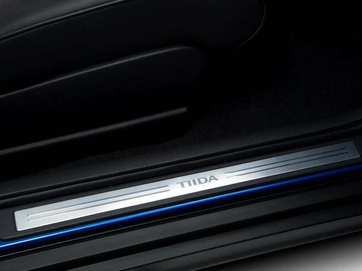 Nissan Tiida I Рестайлинг Хэтчбек 5 дв. — сүрөт 16