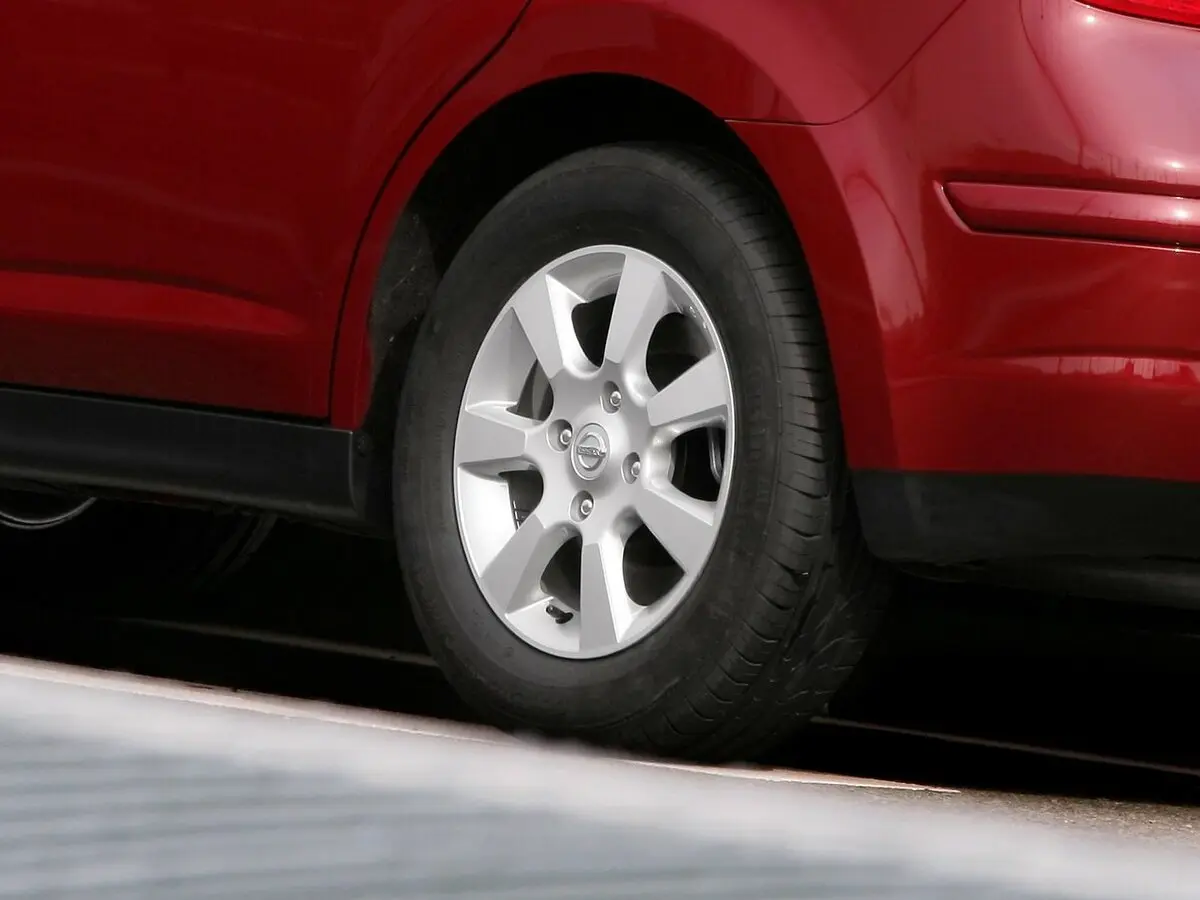 Nissan Tiida I Рестайлинг Хэтчбек 5 дв. — сүрөт 18