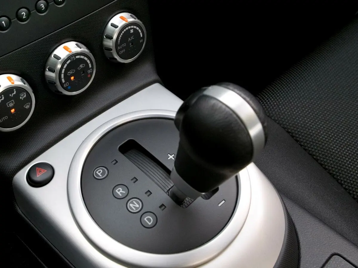 Nissan 350Z I Рестайлинг Купе — сүрөт 9