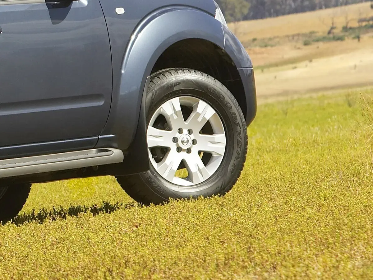 Nissan Pathfinder III Внедорожник 5 дв. — фото 15