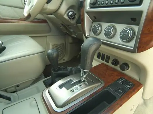 Nissan Patrol V (Y61) Рестайлинг Внедорожник 3 дв. — сүрөт 5
