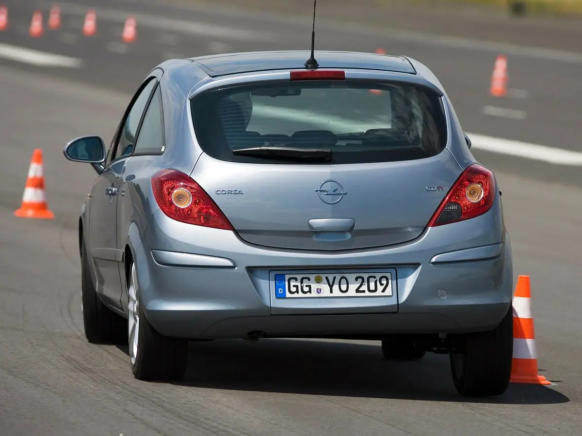 Opel Corsa D Хэтчбек 3 дв. — 照片 4