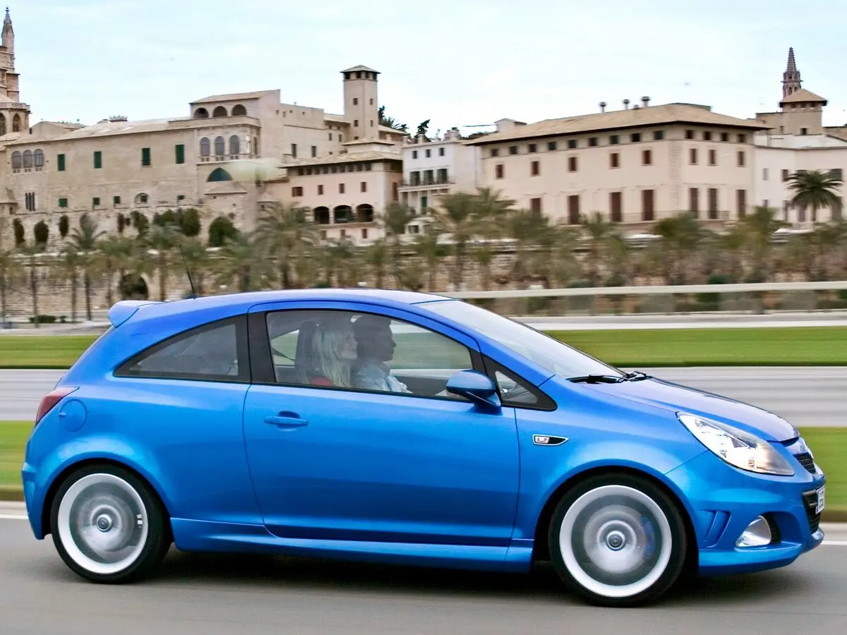 Opel Corsa OPC D Хэтчбек 3 дв. — 照片 2