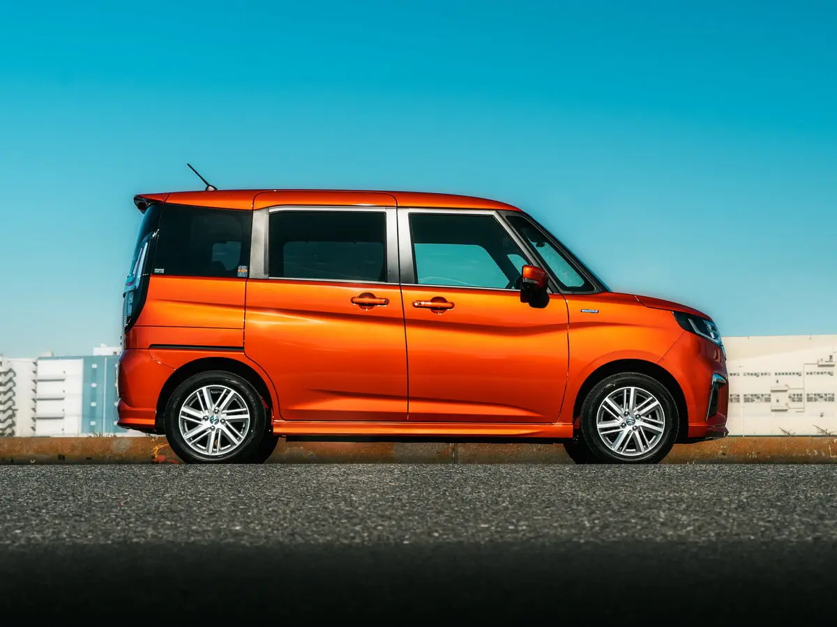 Suzuki Solio IV Микровэн — 照片 2