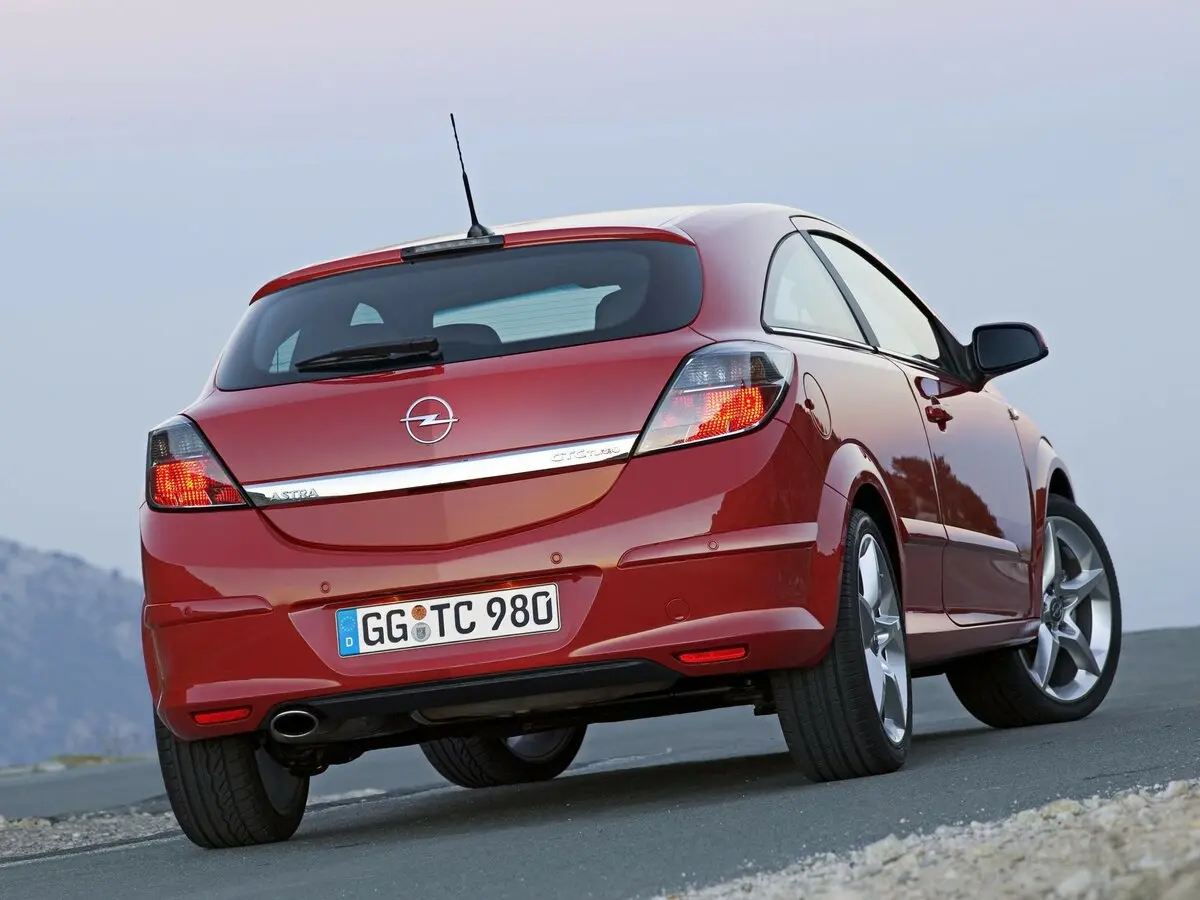 Opel Astra H Рестайлинг Хэтчбек 3 дв. GTC — фото 4