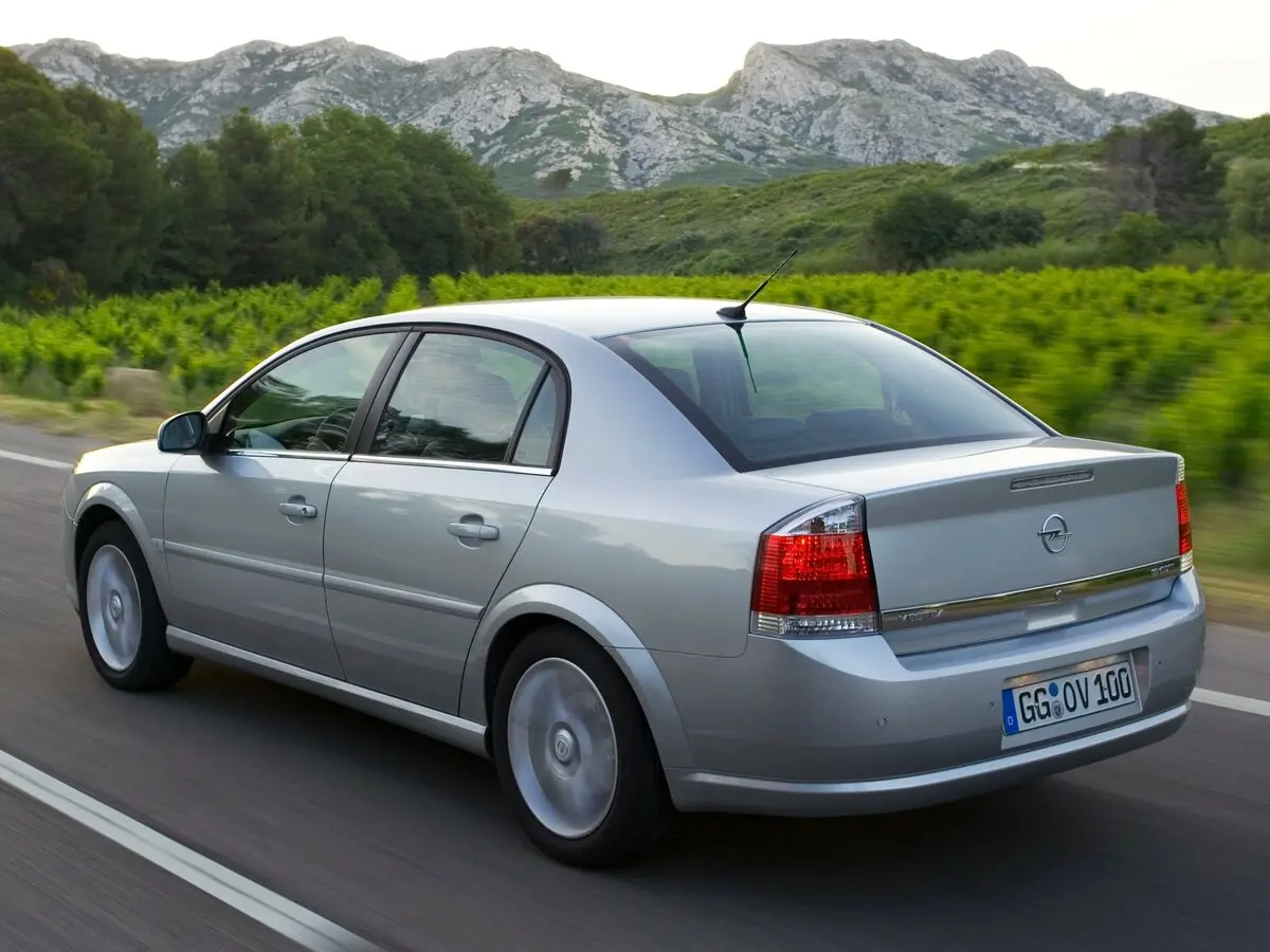 Opel Vectra C Рестайлинг Седан — фото 4