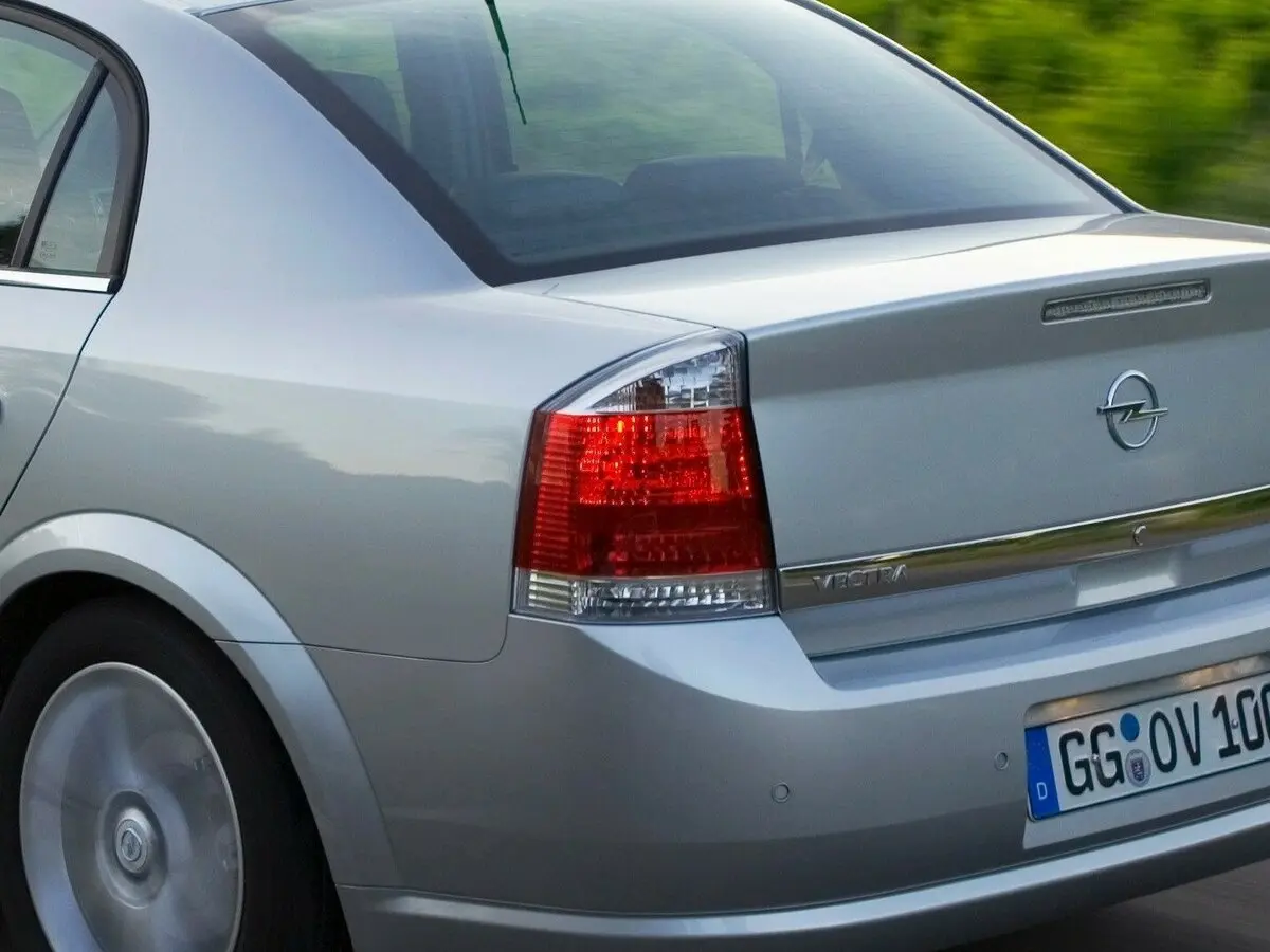 Opel Vectra C Рестайлинг Седан — фото 9