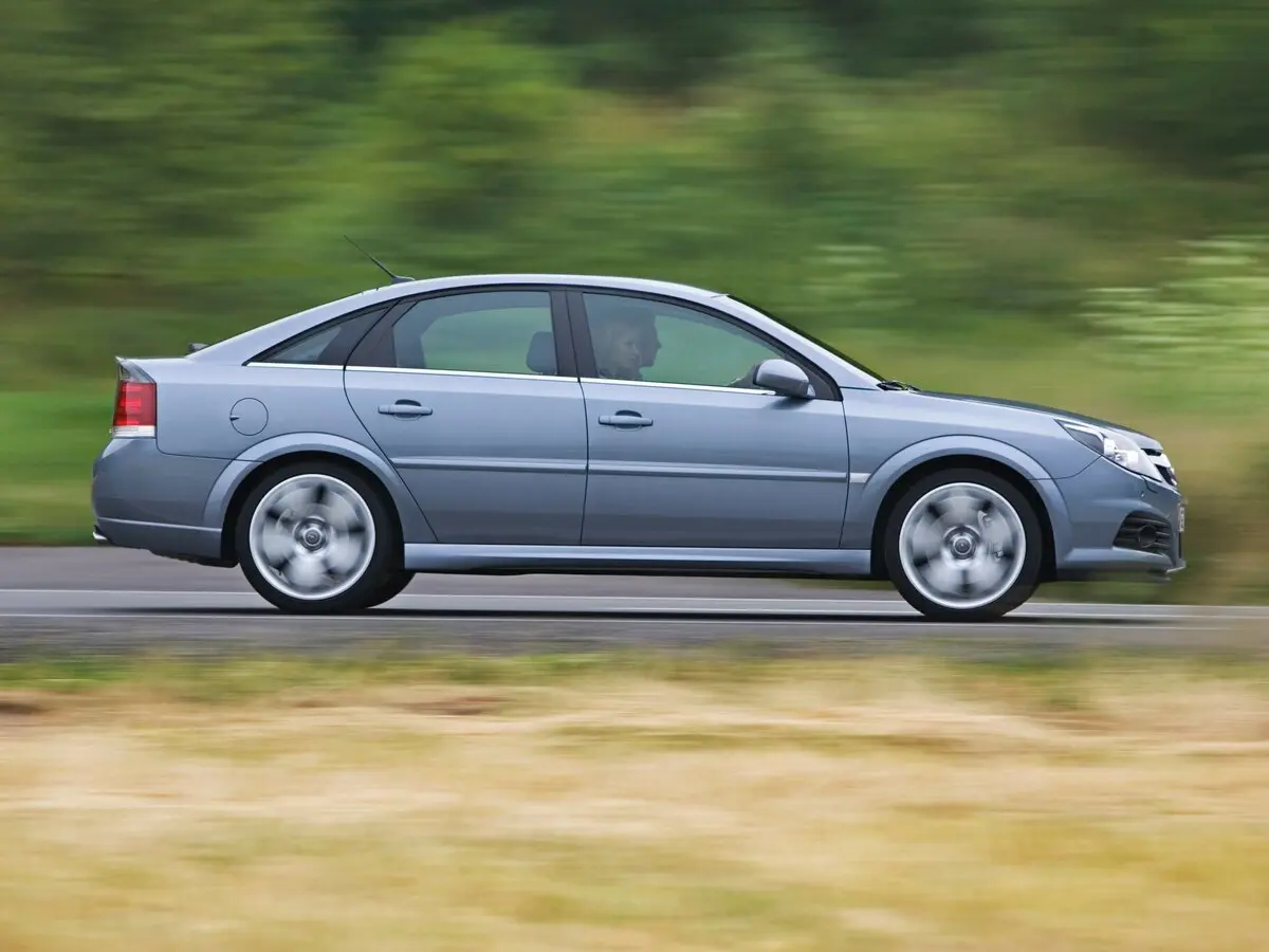 Opel Vectra C Рестайлинг Лифтбек — фото 2