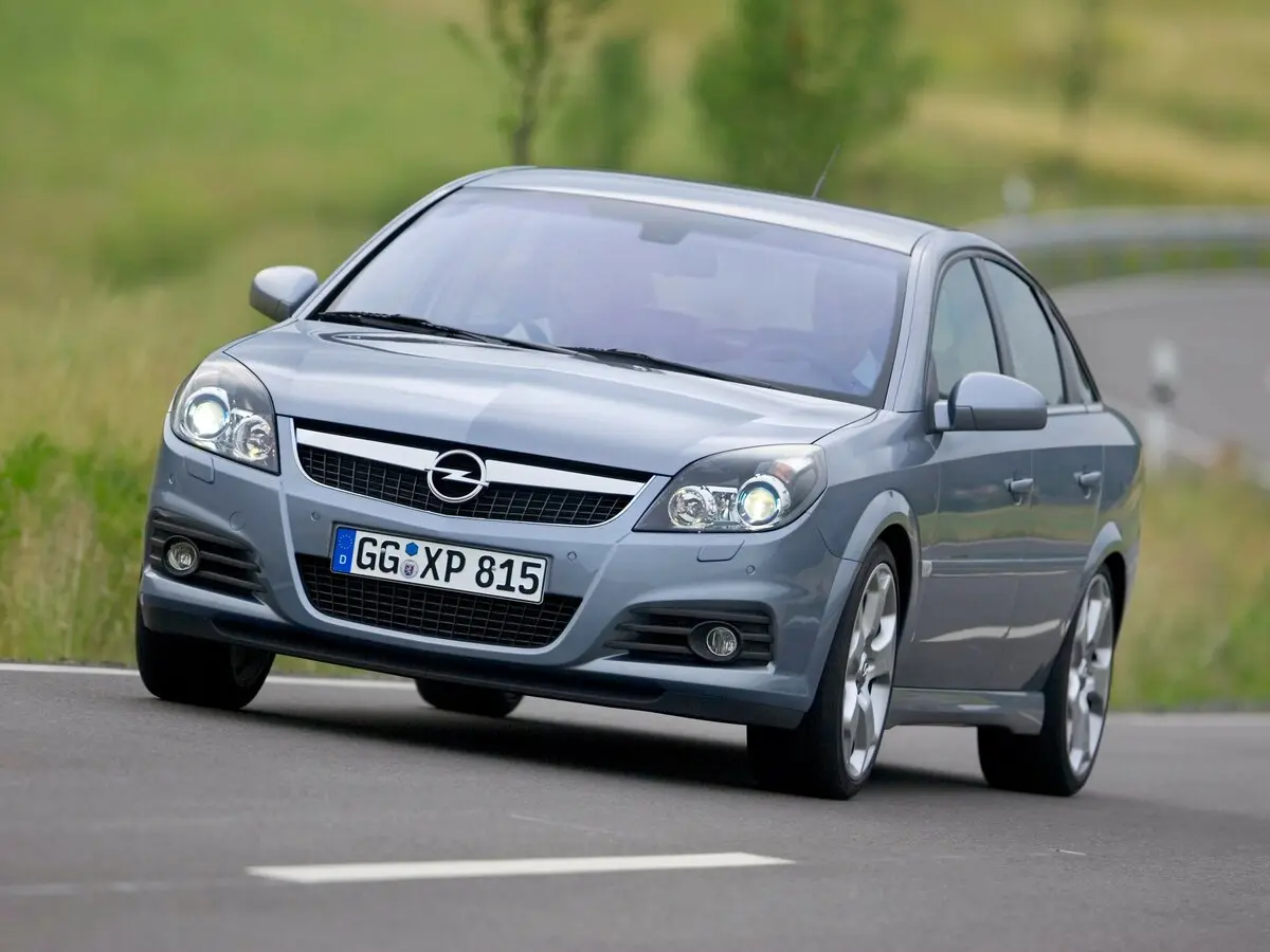 Opel Vectra C Рестайлинг Лифтбек — фото 3