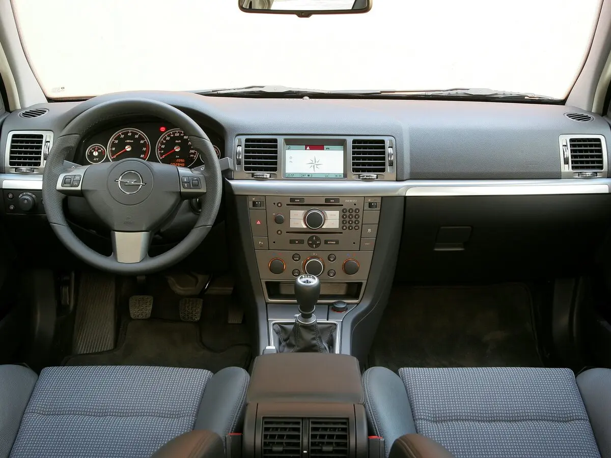 Opel Vectra C Рестайлинг Лифтбек — фото 6