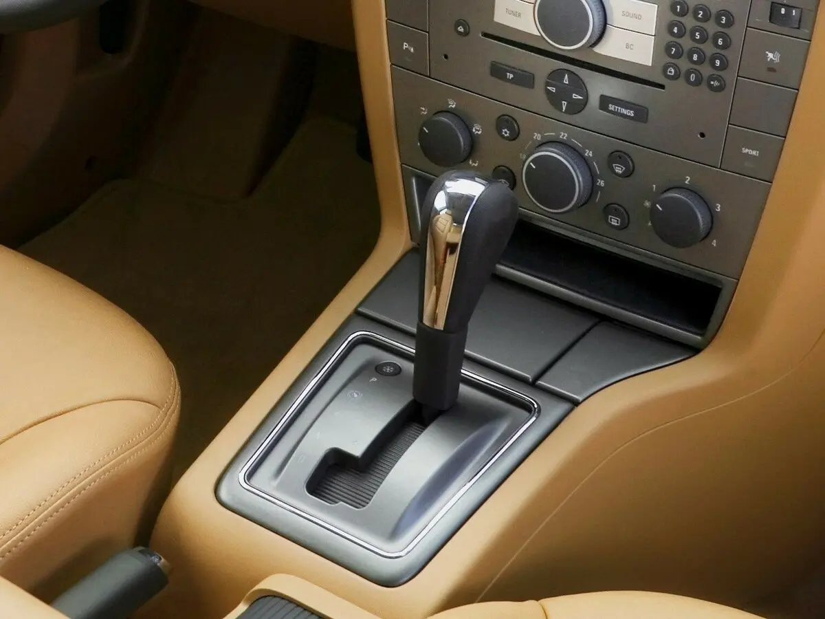 Opel Vectra C Рестайлинг Лифтбек — фото 10