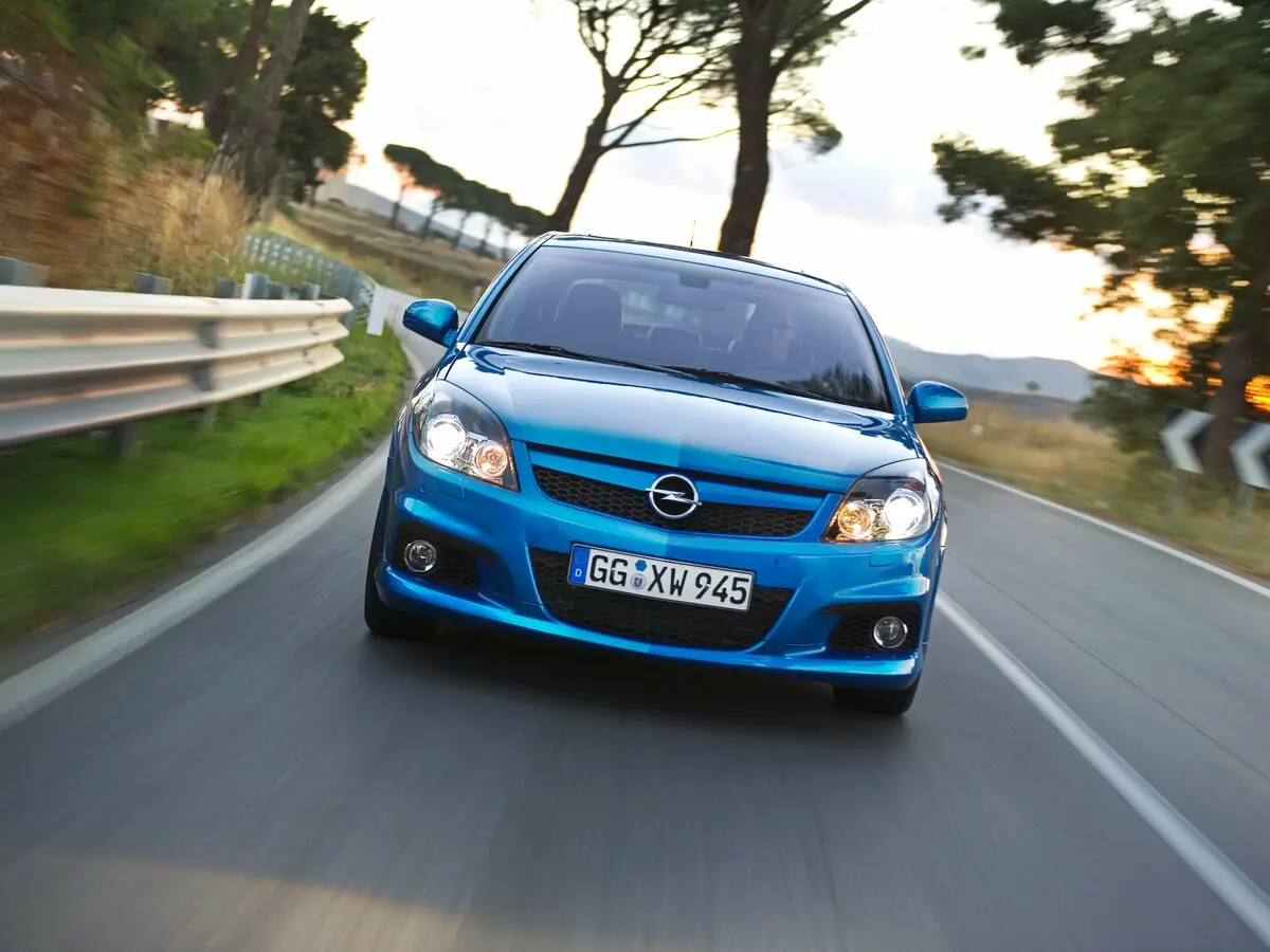 Opel Vectra OPC C Рестайлинг Лифтбек — сүрөт 3