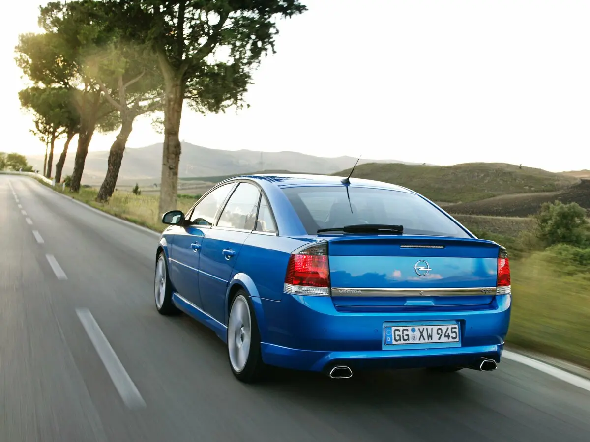 Opel Vectra OPC C Рестайлинг Лифтбек — сүрөт 4