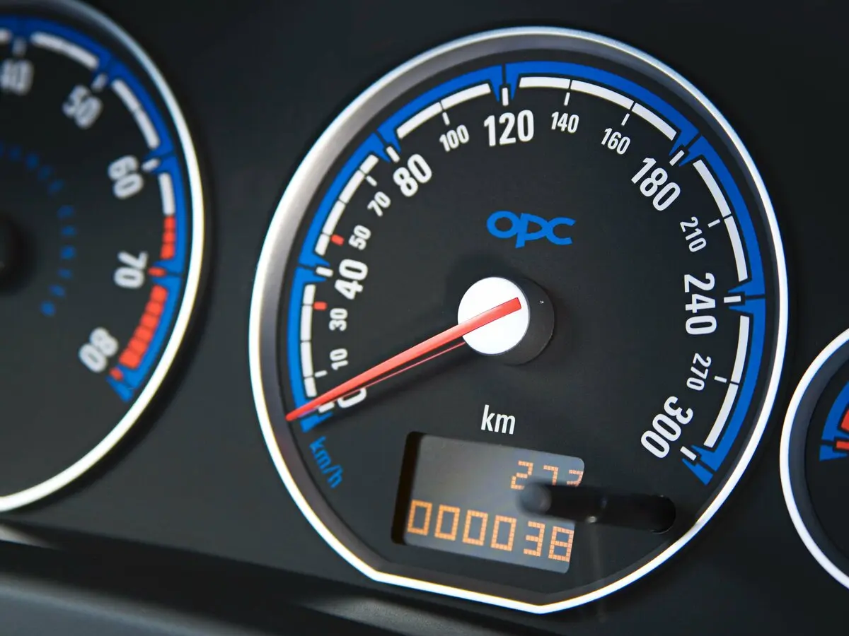 Opel Vectra OPC C Рестайлинг Лифтбек — сүрөт 8