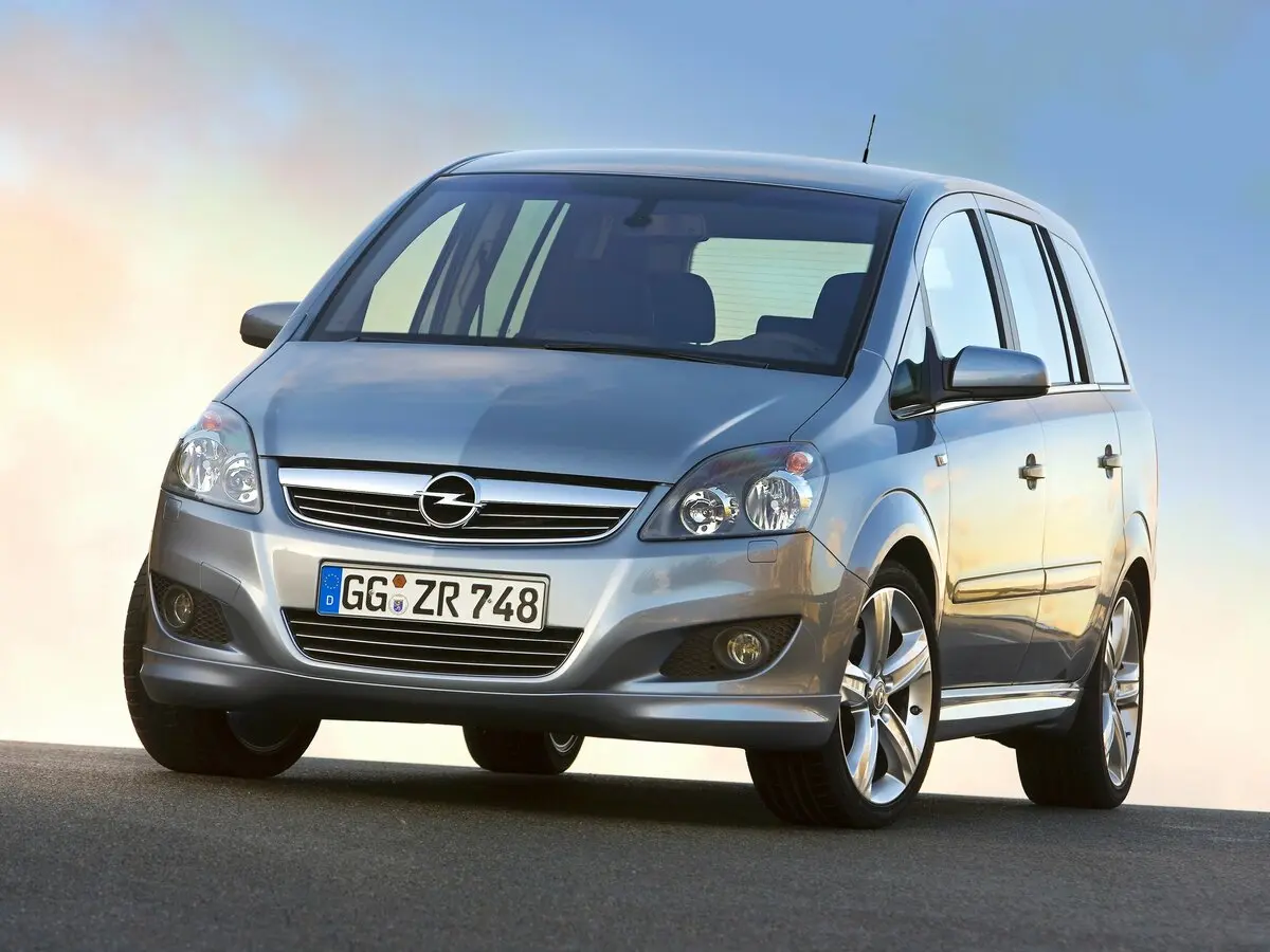 Opel Zafira B Рестайлинг Компактвэн — фото 3