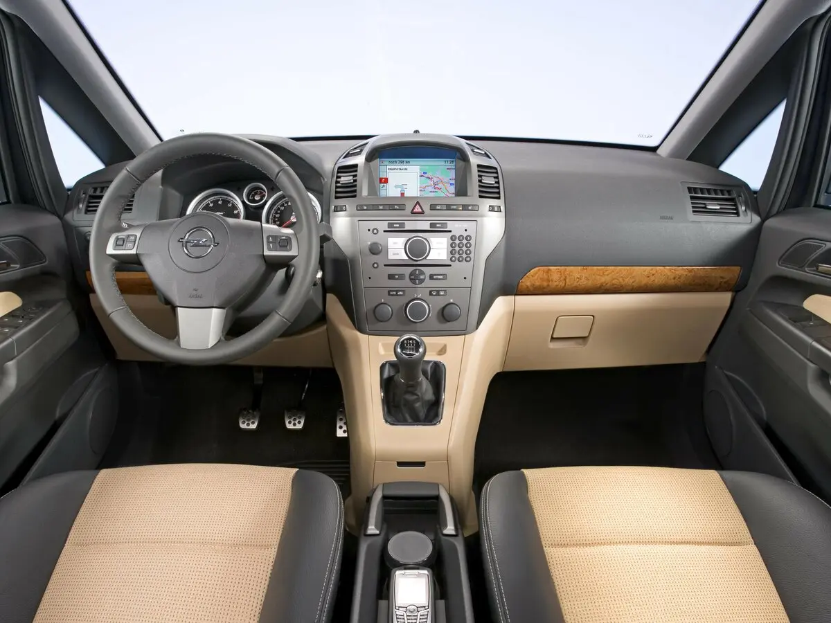 Opel Zafira B Рестайлинг Компактвэн — фото 6