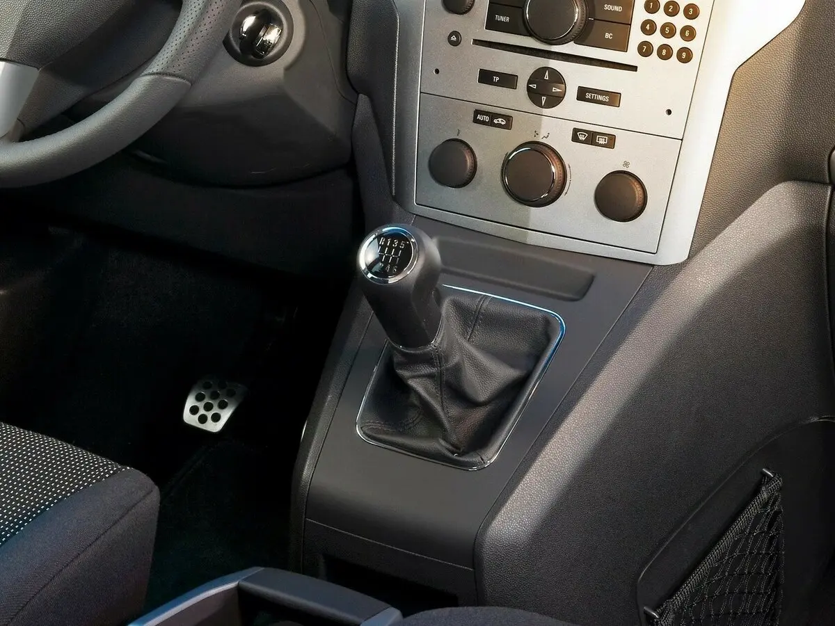 Opel Zafira B Рестайлинг Компактвэн — фото 11