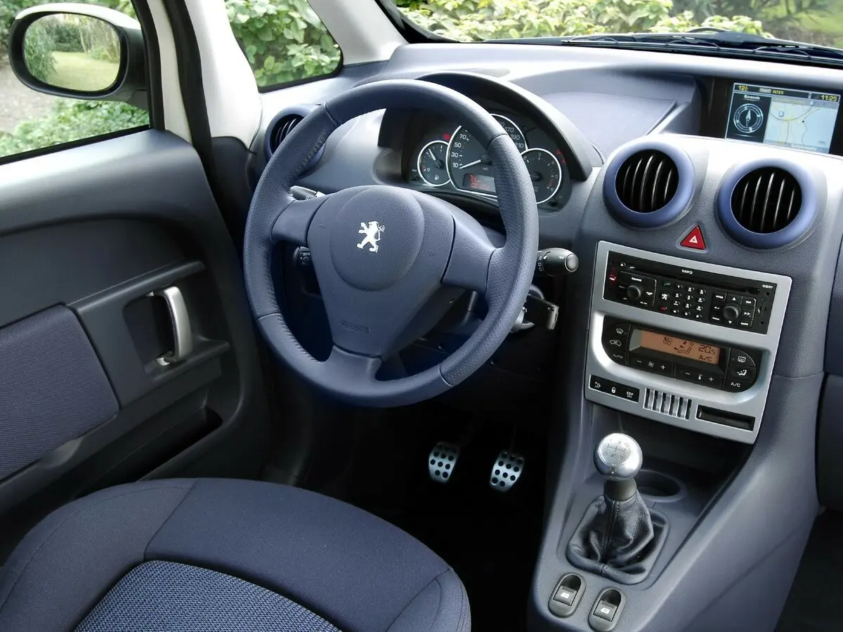Peugeot 1007 2005 – 2009 Хэтчбек 3 дв. — 照片 7
