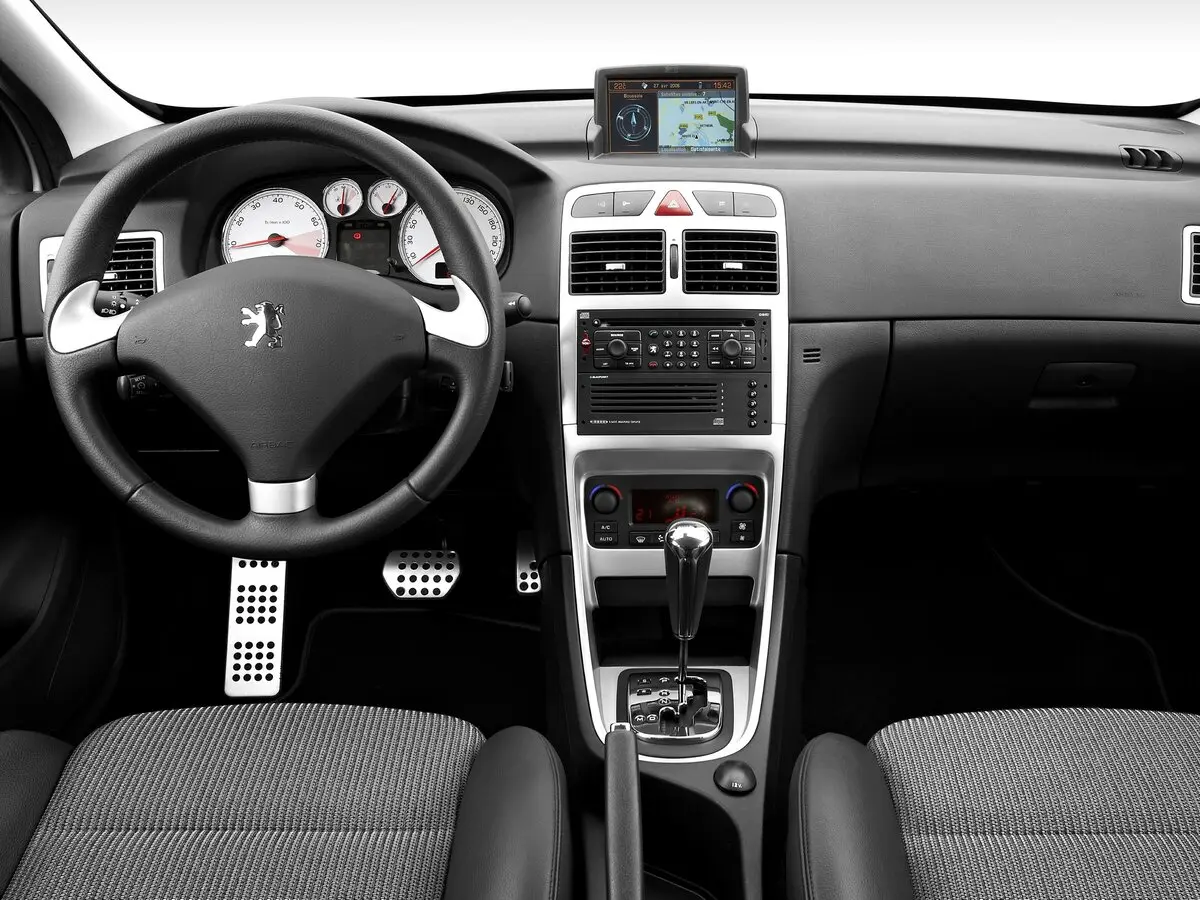 Peugeot 307 I Рестайлинг Хэтчбек 3 дв. — сүрөт 4