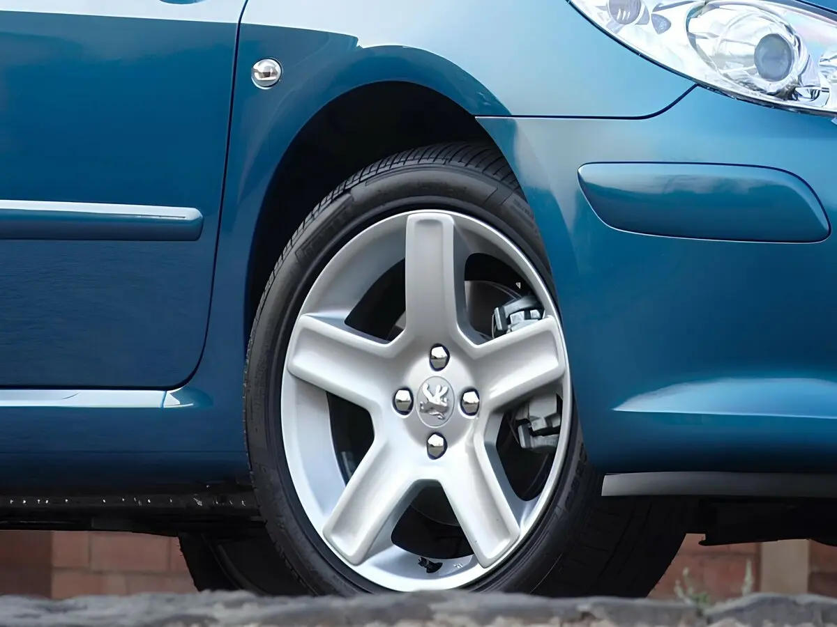 Peugeot 307 I Рестайлинг Хэтчбек 3 дв. — сүрөт 7