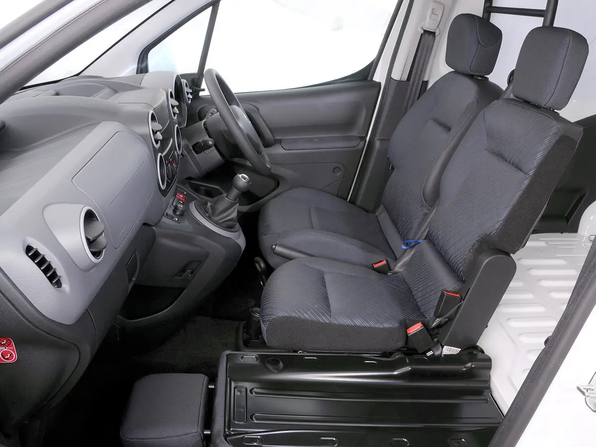 Peugeot Partner II Фургон — photo 8