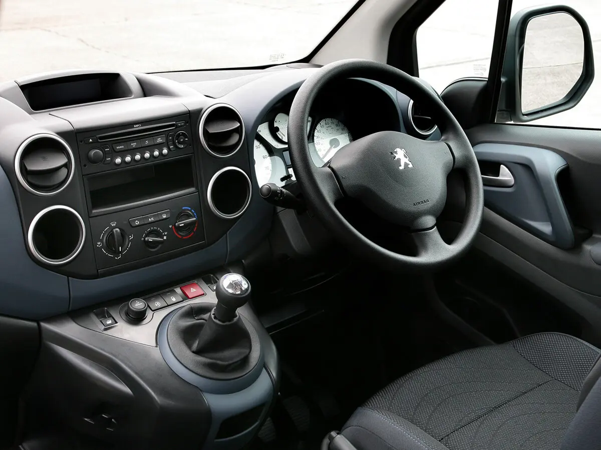 Peugeot Partner II Фургон — photo 9
