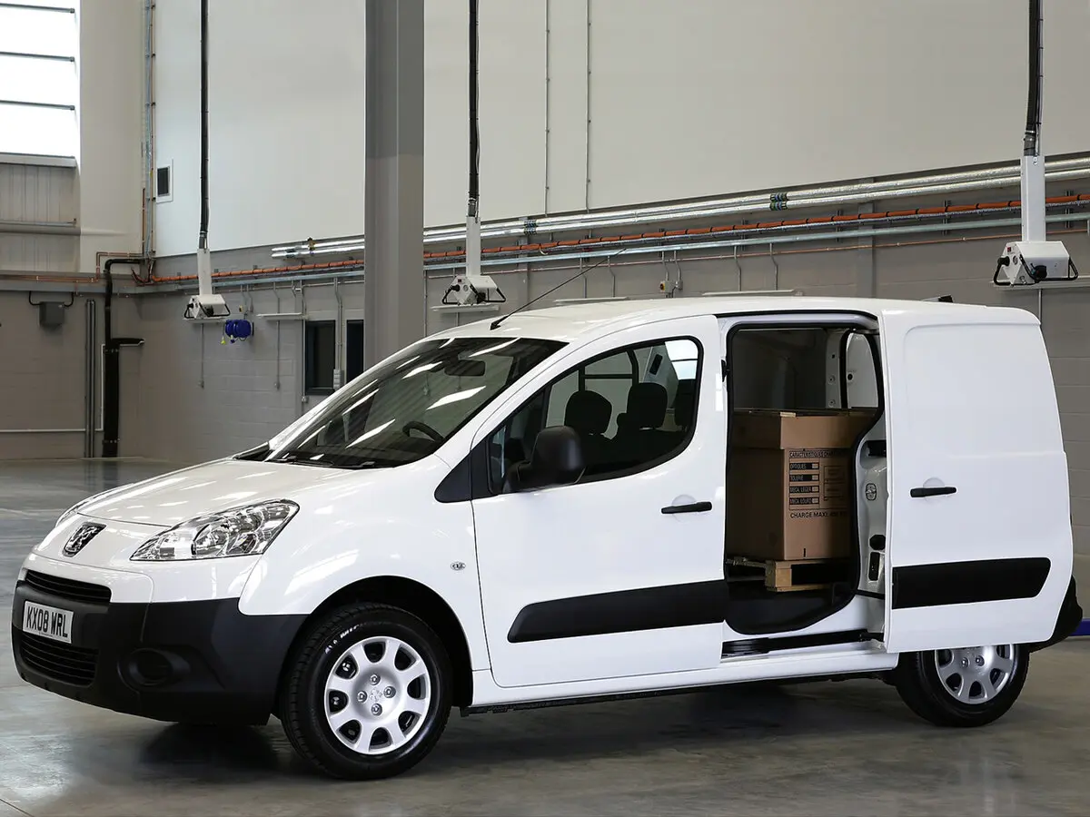 Peugeot Partner II Фургон — photo 12