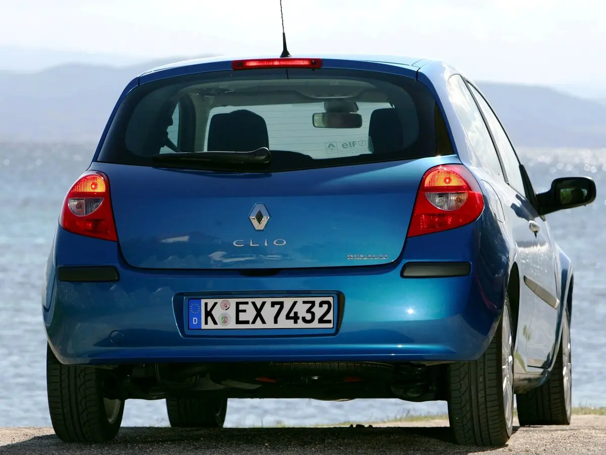 Renault Clio III Хэтчбек 3 дв. — сүрөт 4